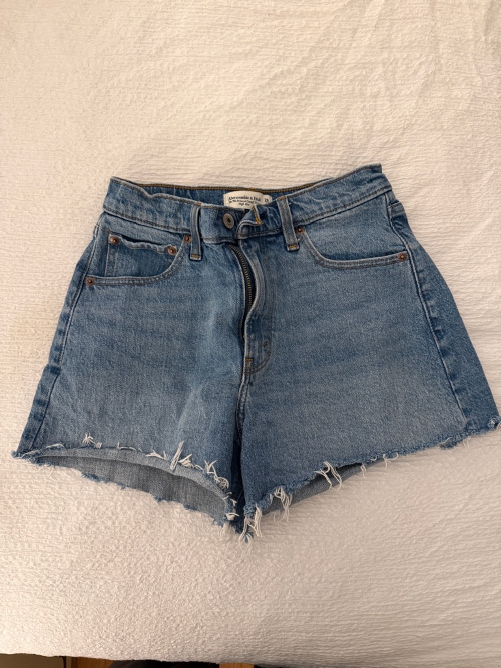 Abercrombie The ‘90s Relaxed Cutoff Short High Rise size 26